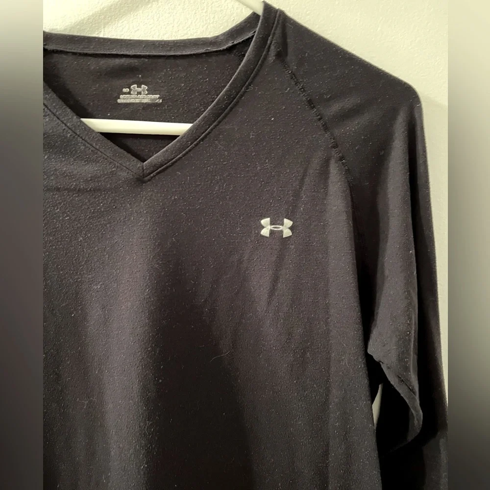 🌺 5 for $15 🌺 Under Armour Long Sleeve Tee - Picture 3 of 4